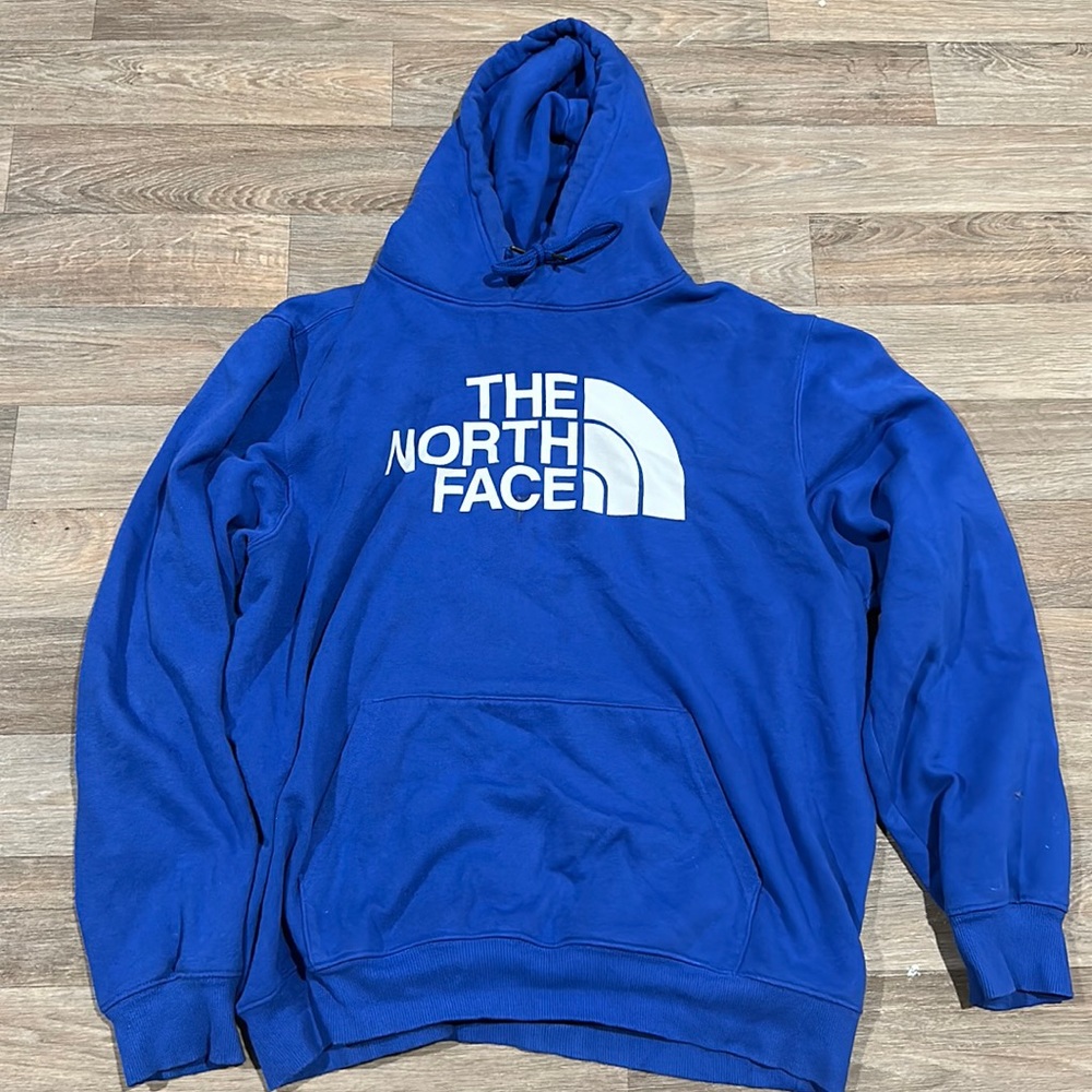 Men’s Northface hoodie